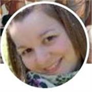 Profesora Graduada en Humanidades con capacidad de orientar al alumnos motivándolo mediante la lectura.
