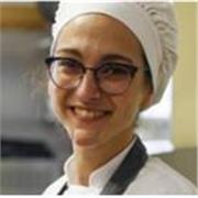 Soy una pastelera cántabra con una nena de un año y cuatro sobrinos de 5, 7, 8 y 9 años. Una chica extrovertida y con paciencia