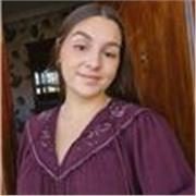 Estudio enfermeria, podria enseñar asignaturas de ciencias. Soy una persona empatica y responsable en todo lo que hago.
