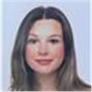 Estudié la carrera de traducción e interpretación, con los idiomas español, inglés y alemán.