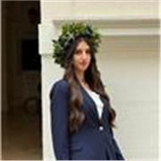 Offro lezioni private a ragazzi di scuole medie, superiori e universitari, creando piani di studi adatti alle loro esigenze