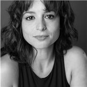 Profesora de interpretación para adultos. Preparación y coach para casting, trabajo de escenas y análisis de texto. Preparación para acceder a ESAD u otras escuelas de interpretación. Preparación, oratoria y técnica vocal para aprender a hablar en público