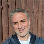 Profesor de canto titulado, tenor, con casi  20 años experiencia, tanto en la docencia como en la experiencia como cantante lirico