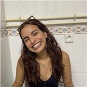 Niñera y profesora con experiencia. Responsable, creativa y comprometida con el desarrollo y bienestar infantil.