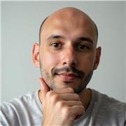 Supportive Student Life Coach Focused on Confidence, Wellbeing, and Positive Mindset