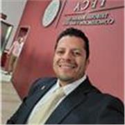 Maestro especializado en clases a nivel Licenciatura en la rama de Derecho