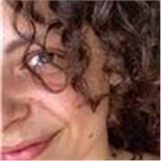 Artista e insegnante effettua lezioni di Disegno figurativo