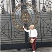 Profesora de Castellano y Literatura . Experiencia en institutos secundarios y terciarios