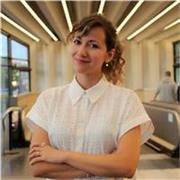 Profesora de desarrollo de páginas web en WordPress y Shopify, aprendizaje a profundidad con el maquetador de elementor
