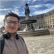 Accompagnement personnalisé en mathématiques pour lycéens et étudiants par un futur ingénieur passionné par la réussite scientifiq