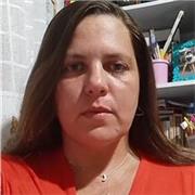 Sou professora de geografia há 15 anos, e professora primária há 23 anos. Me graduei em Geografia, fiz pós em Diversidade cultural e estou terminando pós em Saúde do Trabalhador e Ecologia Humana pela Fiocruz