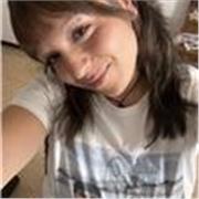 Estudiante de buenas notas responsable y amable , con buen nivel de inglés 