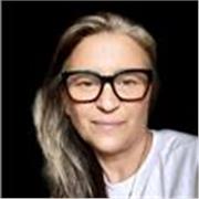  J'ai vecu/travaille pendant plus de 25 ans aux USA. Je souhait enseigner l'anglais pour tous niveaux.  TEFL