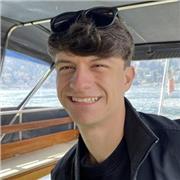 Laureando in Scienze Motorie presso l’Università Statale di Milano e diplomato presso Liceo Scientifico con curvatura sportiva