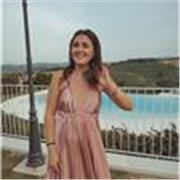Laureanda magistrale in psicologia impartisce lezioni di scienze umane, psicologia, filosofia