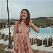 Laureanda magistrale in psicologia impartisce lezioni di scienze umane, psicologia, filosofia