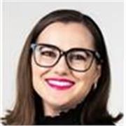 Professora com 16 anos de experiência em aulas personalizadas