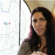 Sei alla ricerca di una persona paziente e gentile che possa accompagnare tuo/a figlio/a nel percorso scolastico? Scrivi ora!