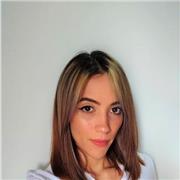 profesora de informática imparta clases a niños/jóvenes de cualquier edad