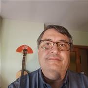 Profesor titulado de guitarra clásica da clases de guitarra clásica y de acompañamiento
