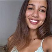 Soy profesora de español para extranjeros y me defino como una persona paciente, cercana y apasionada por la enseñanza de idiomas