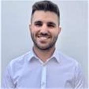 Doy clases particulares de apoyo para jóvenes y adultos, así como realizo traducciones de varios idiomas al castellano