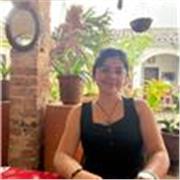 Profesor de biología y química para estudiantes de primaria y bachillerato