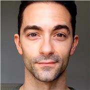 CELTA-qualified teacher with 10 years' experience offers online lessons to B1-C2 adults. I specialise in Pronunciation/Grammar