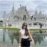 Estudiante universitaria imparte clases de repaso para primaria y E.S.O de forma dinámica y amena