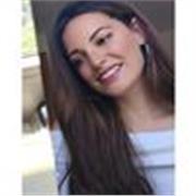 Profesora titulada con experiencia trabajando como maestra de Educación Primaria.