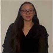 Profesora de Inglés. Estudiante de último año de Derecho (UAM) y Bachelor en European Law en Maastricht University, Países Bajos
