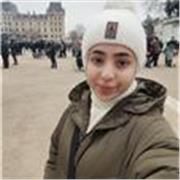Me encanta enseñar y ver a la gente progresar, tengo un nivel de C1 de inglés de Cambridge y soy graduada del Bachillerato Dual 