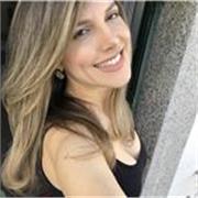 Professeur native (brésilienne) avec expérience donne cours de portugais tous niveaux. Je utilise la musique pour faciliter le procès. Je suis aussi professeur de musique - chant