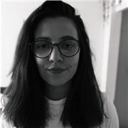 Apprendre le français à travers des mises en scène quotidiennes.