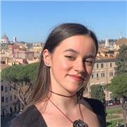 Profesora particular, con 4 años de experiencia dando clases y estudiante de último curso de Psicología.