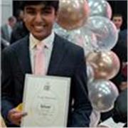 High-achieving GCSE grade
student, A* A-Level Maths candidate, offering clear,
supportive online maths tutoring 