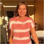 Maestra de refuerzo imparte clases a niños/as de 3 a 8 años