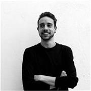 Responsable de marketing y comunicación, doctor en Humanidades y comunicación y docente titulado de Lenguas y literaturas.