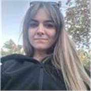 Soy una persona dinámica y comunicativa. Me encantaría dar apoyo a adolescentes en su etapa de ESO.