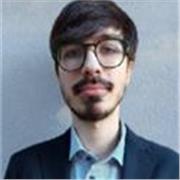 Laureato con specialistica in Comunicazione Pubblica e Giornalismo