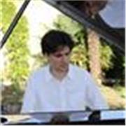 Cours de piano , tous niveaux . Pianiste classique , concertiste , diplômé du conservatoire donne cours de piano particuliers pour enfant et adultes