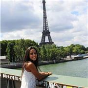 Profesora de Educación Infantil, Guía Montessori y educadora en disciplina positiva con 7 años de experiencia .
Ayudo a alumnos y familias a lograr un aprendizaje significativo, a mejorar técnicas de estudio , guiando a las familias en la educación de sus