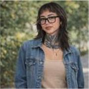 Años de experiencia en artes pláticas al igual que el enseñar a niños en entre 4-10 años 