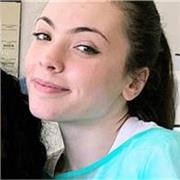 Studentessa al quarto anno di liceo scientifico, curvatura biomedica, offre lezioni su materie scientifiche e di lingua inglese