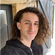 Je suis là pour aider dans les matières suivantes: Français, Anglais, Espagnol, et Musique éventuellement