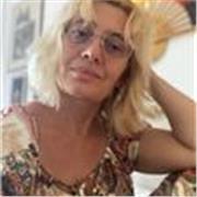 Eseguo lezioni online o in presenza. Ho una preparazione in ambito socio psico pedagogico