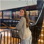 Hola!, soy marta y soy estudiante de 3º año en Ingeniería de Telecomunicaciones. Imparto clases de matemáticas para primaria y ESO