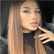 Ich heiße Sofia, bin 23 Jahre alt und komme aus der Ukraine. Seit über drei Jahren lebe ich in Hamburg und unterrichte Deutsch