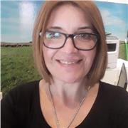 Profesora de inglés con formación en la University of Cambridge y diversas certificaciones