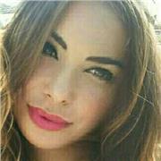 Laureata in lettere moderne con indirizzo filologico romanzo impartisce lezioni di italiano